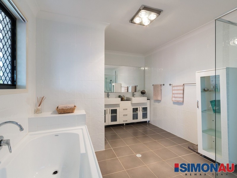 28 Semper Place, Calamvale QLD 4116