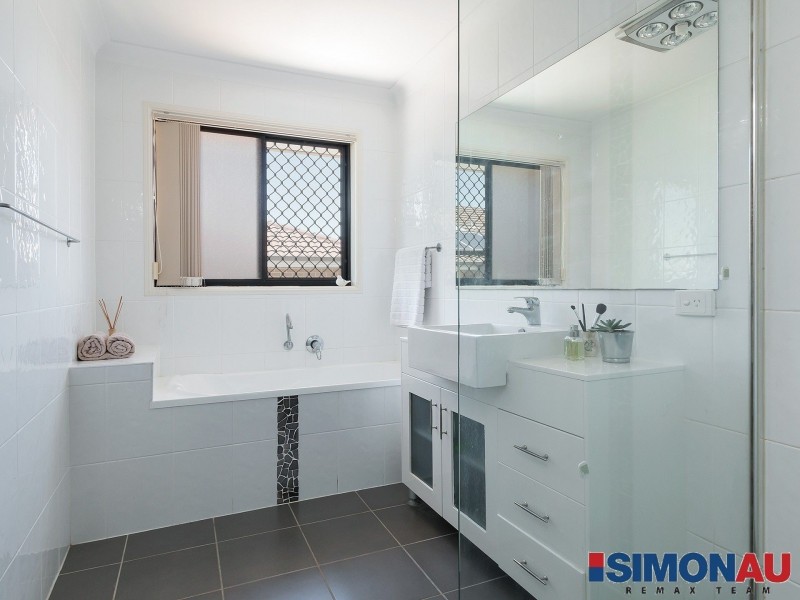 28 Semper Place, Calamvale QLD 4116