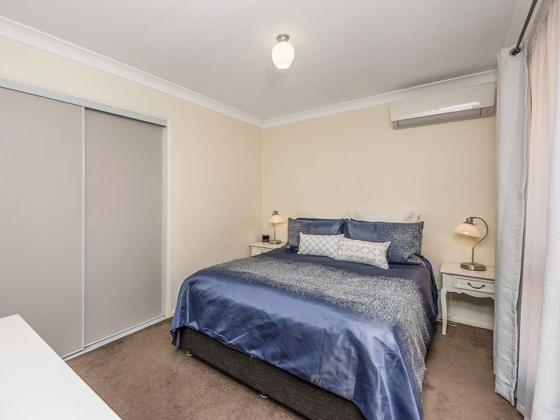 60 Beaufront Pl, Forest Lake QLD 4078