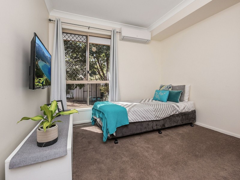 60 Beaufront Pl, Forest Lake QLD 4078