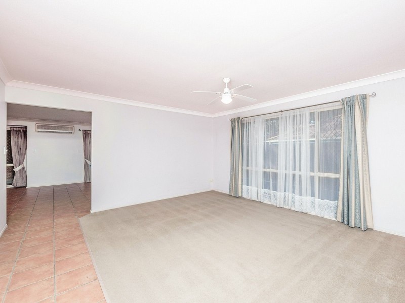 33 Prospect Cres, Forest Lake QLD 4078