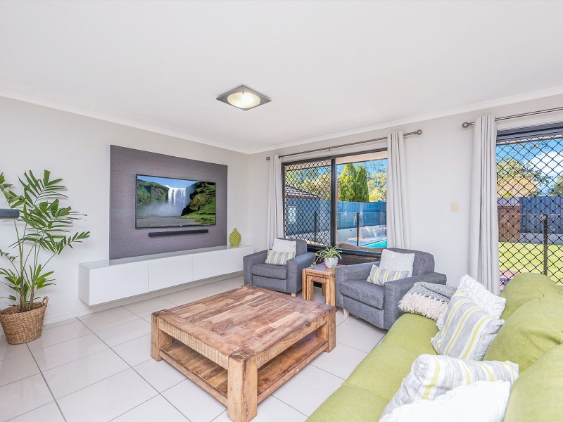 9 Van Asch Cl, Doolandella QLD 4077