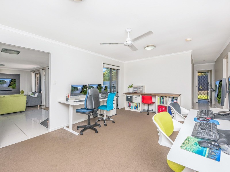 9 Van Asch Cl, Doolandella QLD 4077