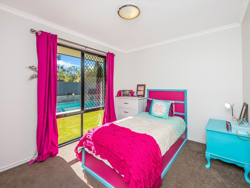 9 Van Asch Cl, Doolandella QLD 4077