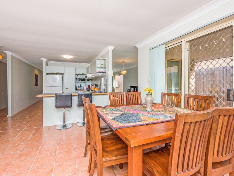 42 Regents Cct, Forest Lake QLD 4078