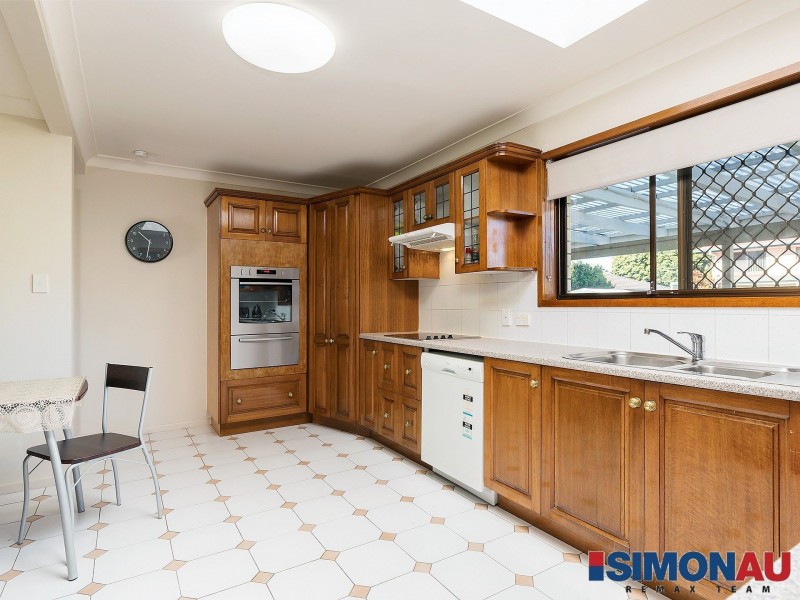 63 Oakleaf Street, Eight Mile Plains QLD 4113