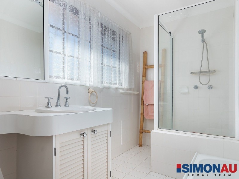 63 Oakleaf Street, Eight Mile Plains QLD 4113