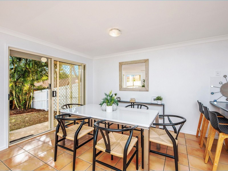 8 Pintail Cr, Forest Lake QLD 4078