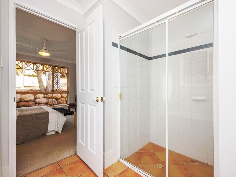 8 Pintail Cr, Forest Lake QLD 4078