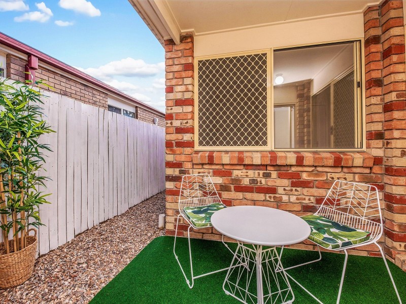 8 Pintail Cr, Forest Lake QLD 4078