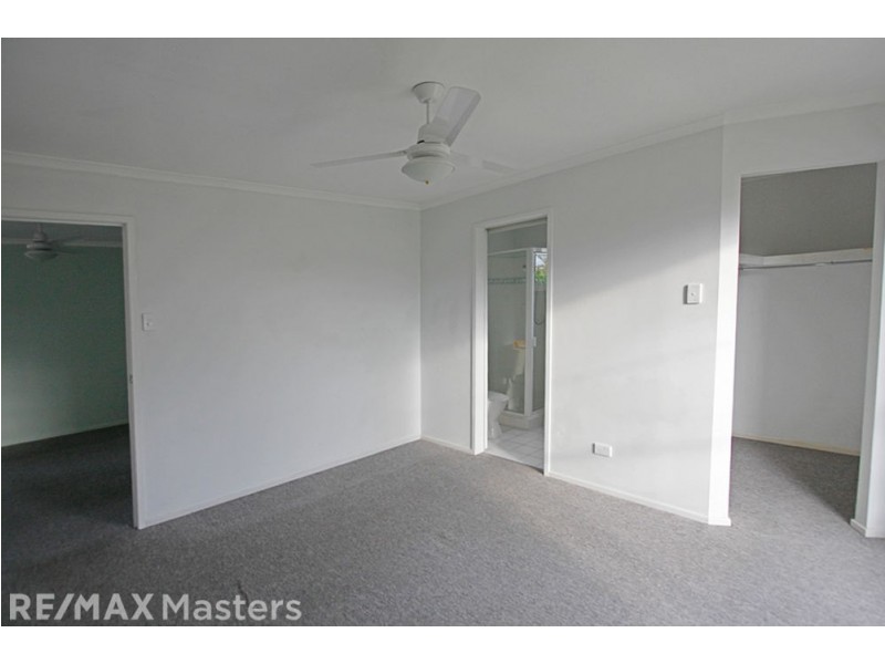 10 Mulde Place, Meadowbrook QLD 4131