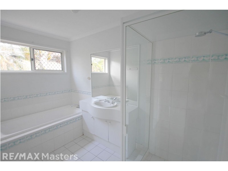 10 Mulde Place, Meadowbrook QLD 4131