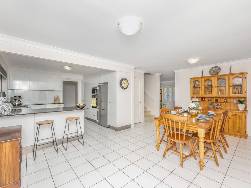 43 Wivenhoe Cct, Forest Lake QLD 4078