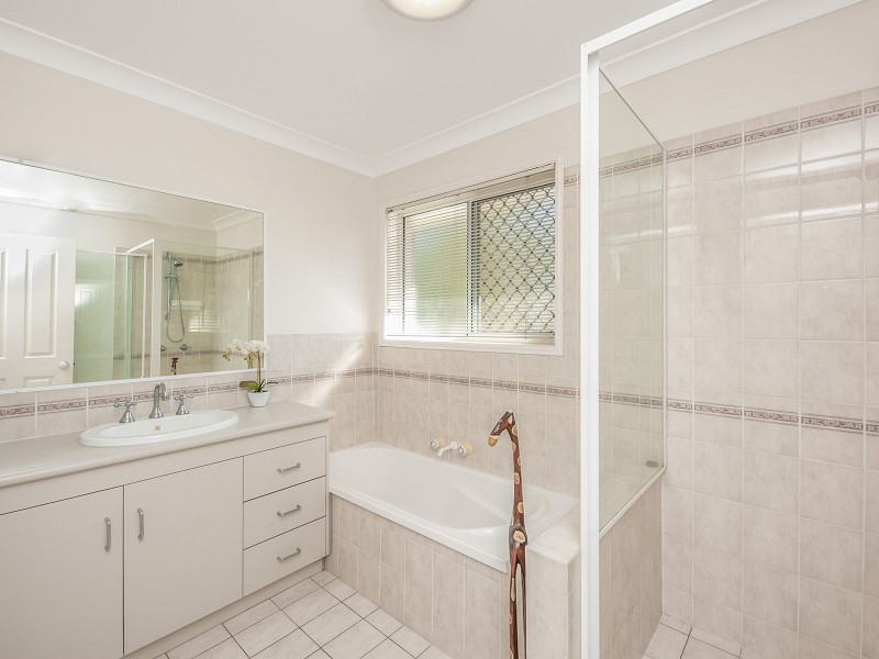 43 Wivenhoe Cct, Forest Lake QLD 4078