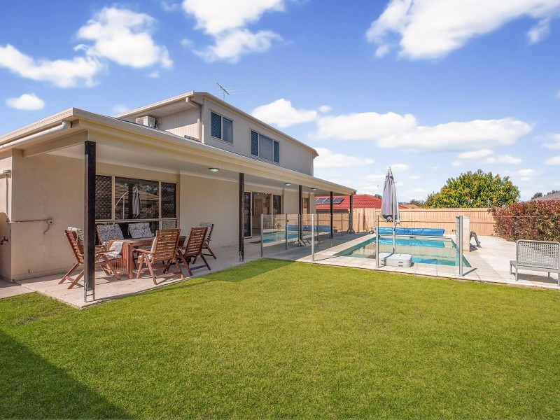 33 Degas Street, Forest Lake QLD 4078