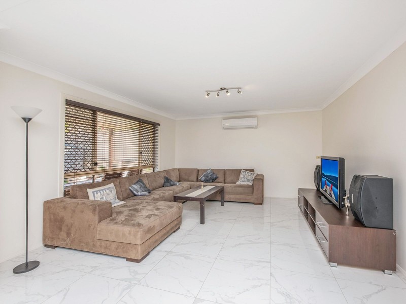 33 Degas Street, Forest Lake QLD 4078