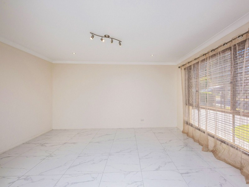 33 Degas Street, Forest Lake QLD 4078