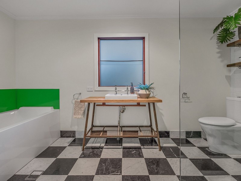 61 Fegen Dr, Moorooka QLD 4105