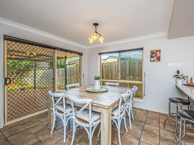 3 Blaxland Pl, Forest Lake QLD 4078