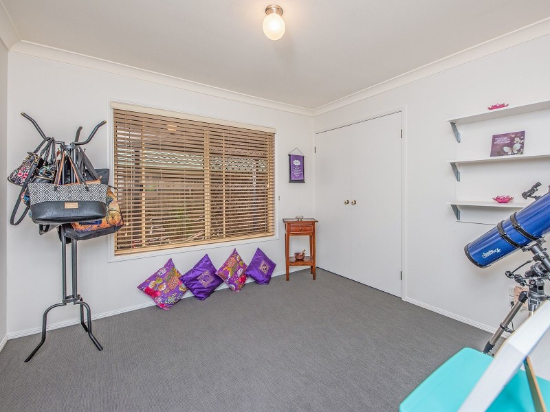 3 Blaxland Pl, Forest Lake QLD 4078