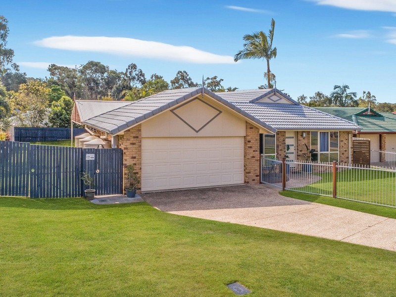 16 Blaxland Pl, Forest Lake QLD 4078