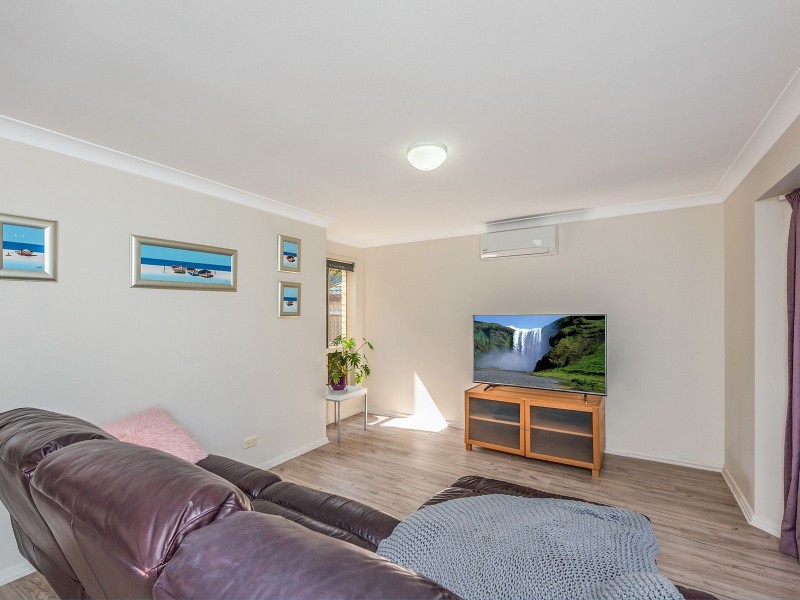 16 Blaxland Pl, Forest Lake QLD 4078