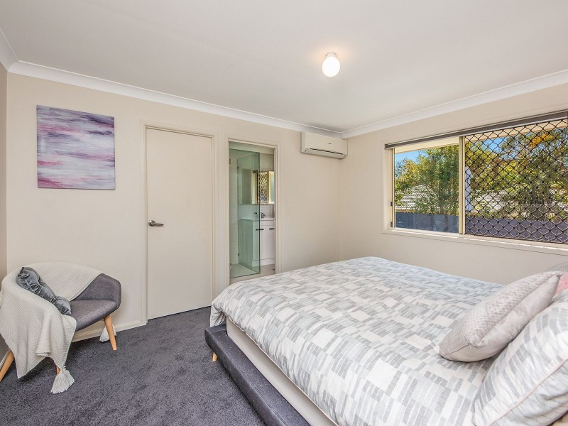 16 Blaxland Pl, Forest Lake QLD 4078