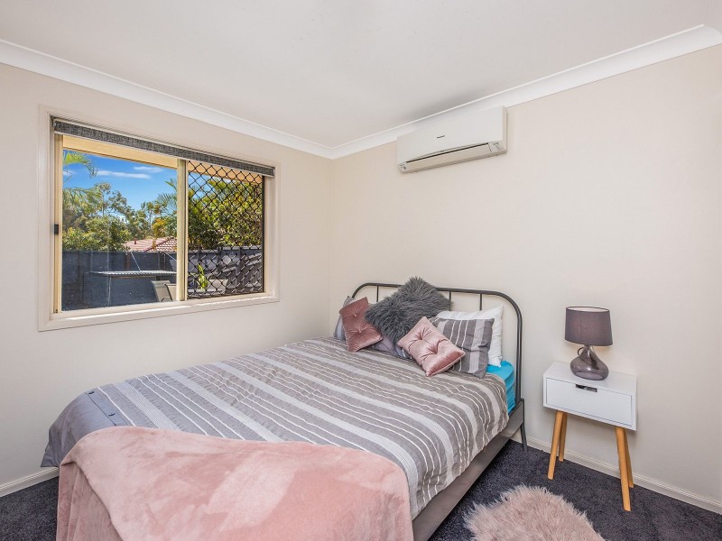 16 Blaxland Pl, Forest Lake QLD 4078