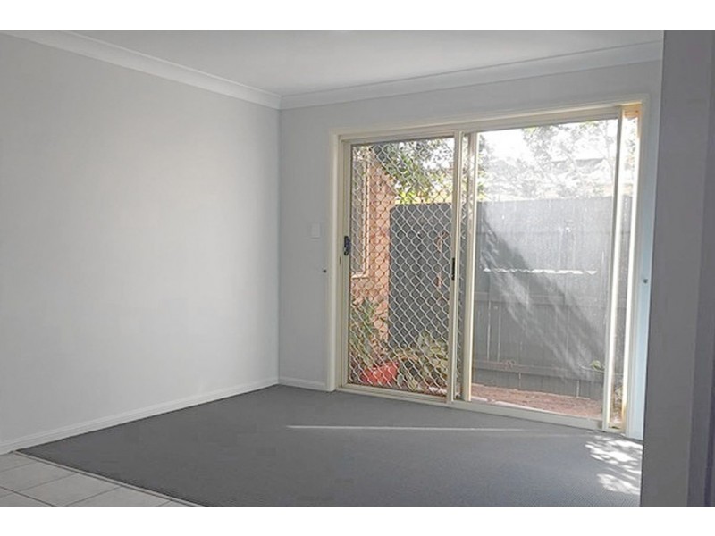 102 Jindabyne Cct, Forest Lake QLD 4078