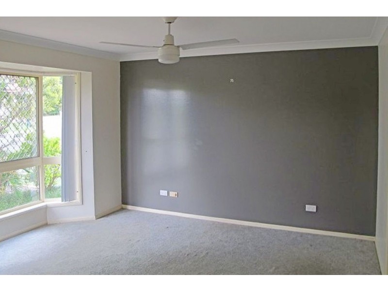 102 Jindabyne Cct, Forest Lake QLD 4078