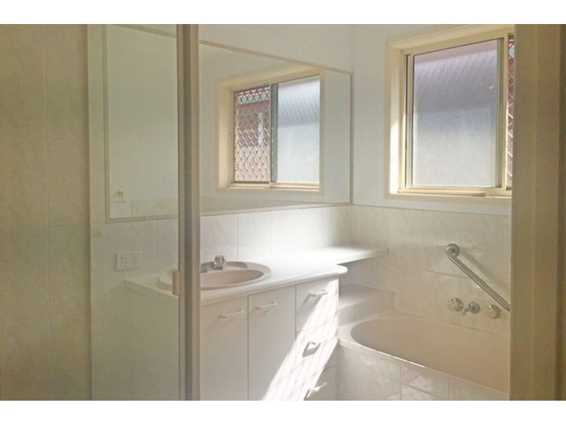 102 Jindabyne Cct, Forest Lake QLD 4078