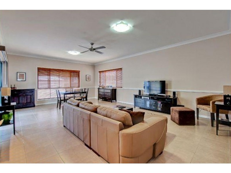 11 Keppel Cl, Springfield Lakes QLD 4300