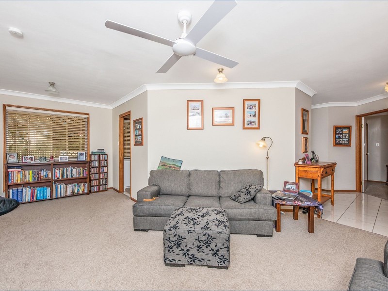 27 Solander Cct, Forest Lake QLD 4078