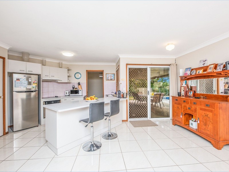 27 Solander Cct, Forest Lake QLD 4078