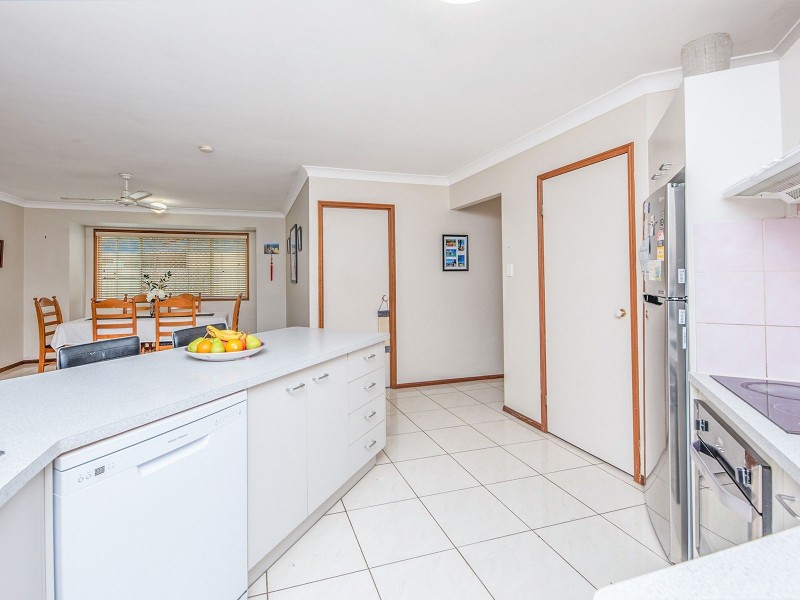 27 Solander Cct, Forest Lake QLD 4078