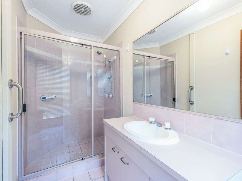 27 Solander Cct, Forest Lake QLD 4078