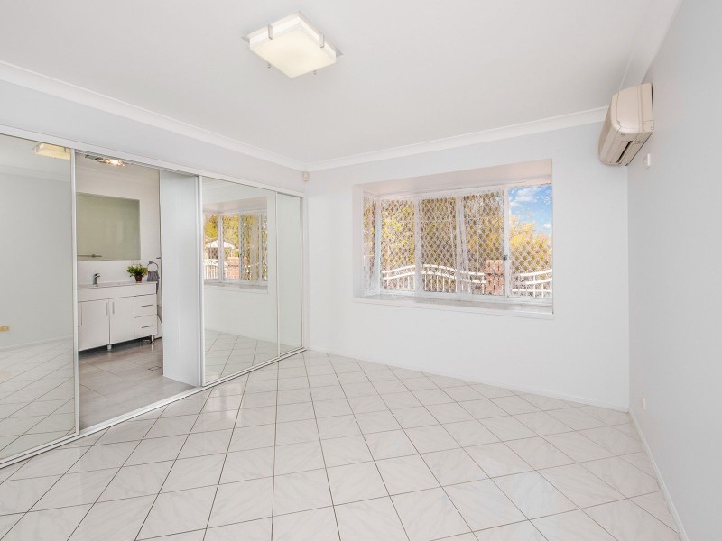 72 Oldbury Pl, Forest Lake QLD 4078