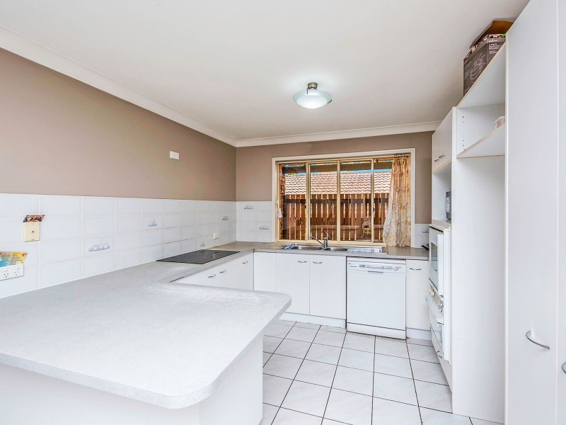 28 Springfield Pl, Forest Lake QLD 4078