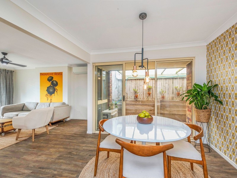 42 Acorn Cct, Forest Lake QLD 4078