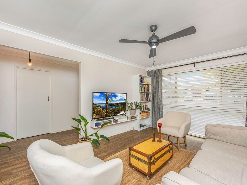 42 Acorn Cct, Forest Lake QLD 4078