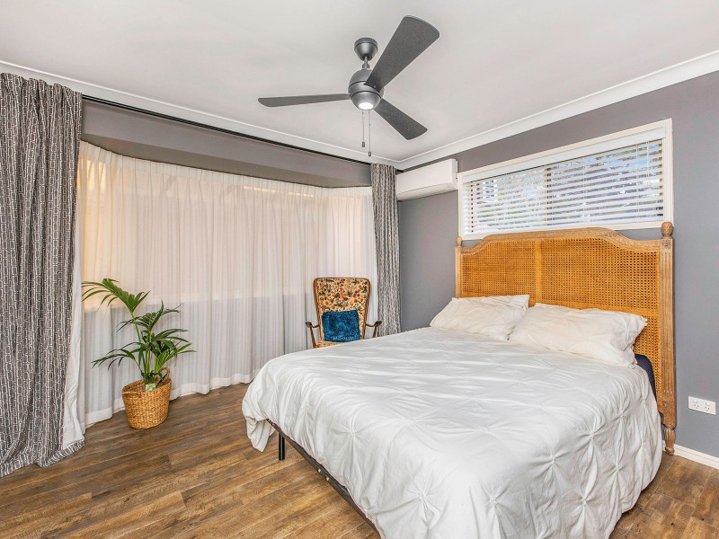 42 Acorn Cct, Forest Lake QLD 4078