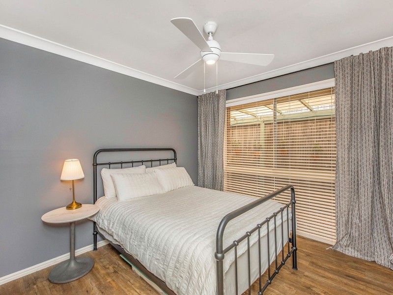 42 Acorn Cct, Forest Lake QLD 4078