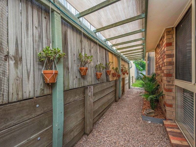 42 Acorn Cct, Forest Lake QLD 4078