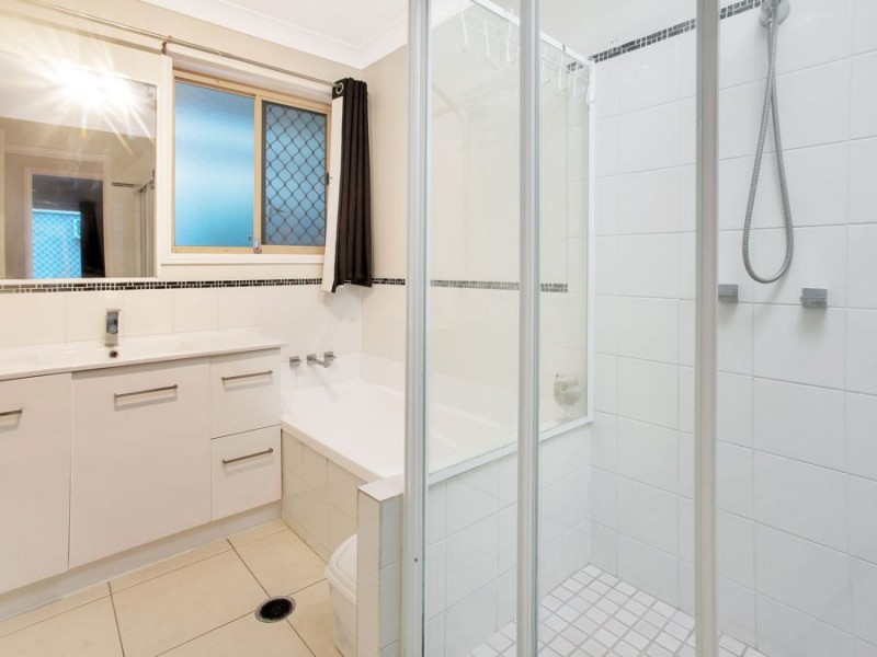 17 FENWOOD CLOSE, Boronia Heights QLD 4124