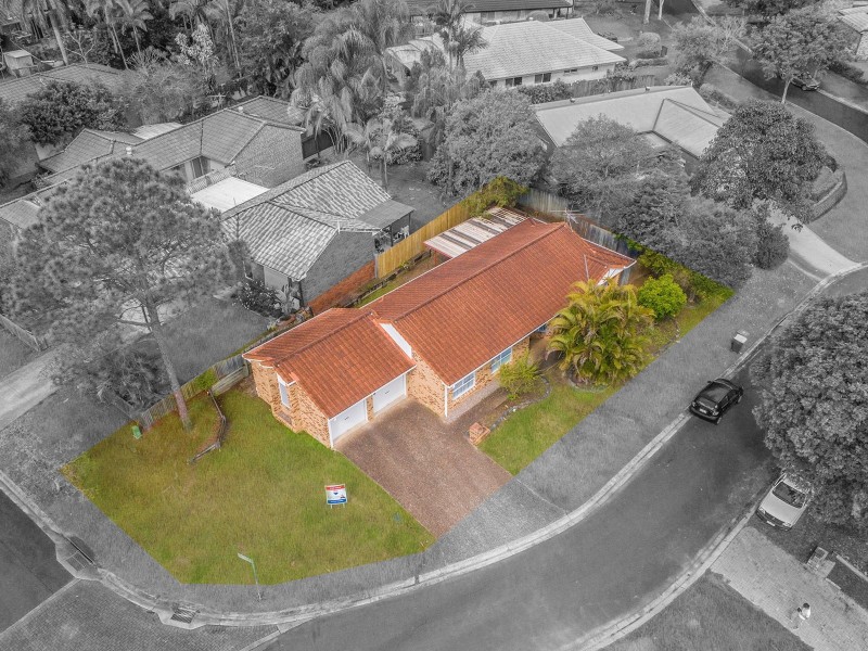 1 Conifer Pl, Forest Lake QLD 4078