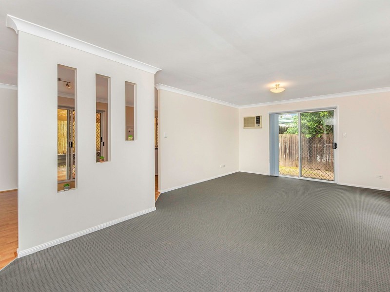 1 Conifer Pl, Forest Lake QLD 4078