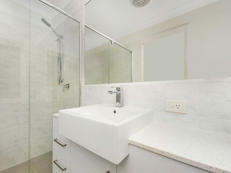 1 Conifer Pl, Forest Lake QLD 4078