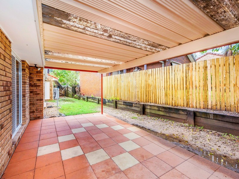 1 Conifer Pl, Forest Lake QLD 4078