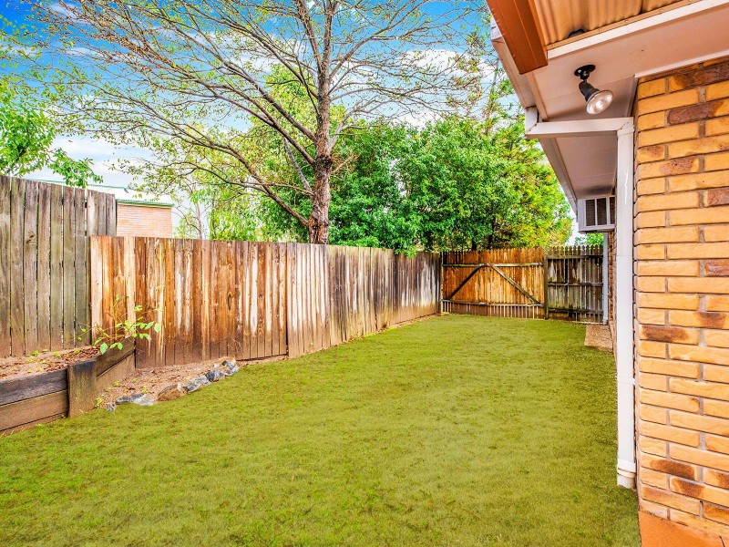 1 Conifer Pl, Forest Lake QLD 4078