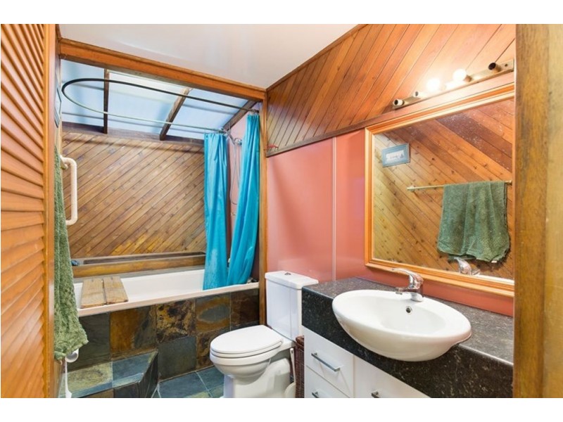 103 Cavendish Road, Coorparoo QLD 4151